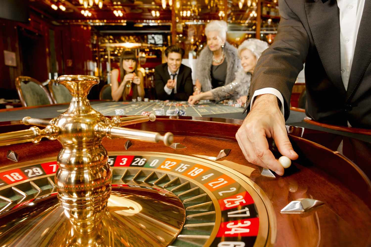 Antarmuka permainan Jewels of Prosperity dengan grid simbol dan tombol kontrol